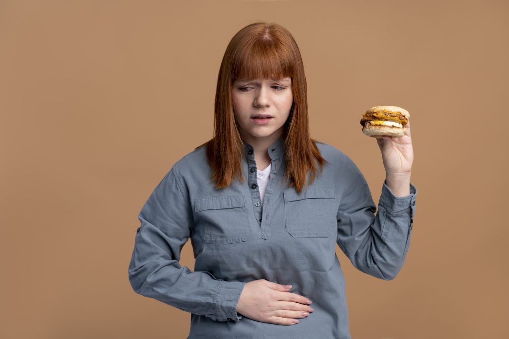 woman-with-eating-disorder-having-belly-pain.jpg