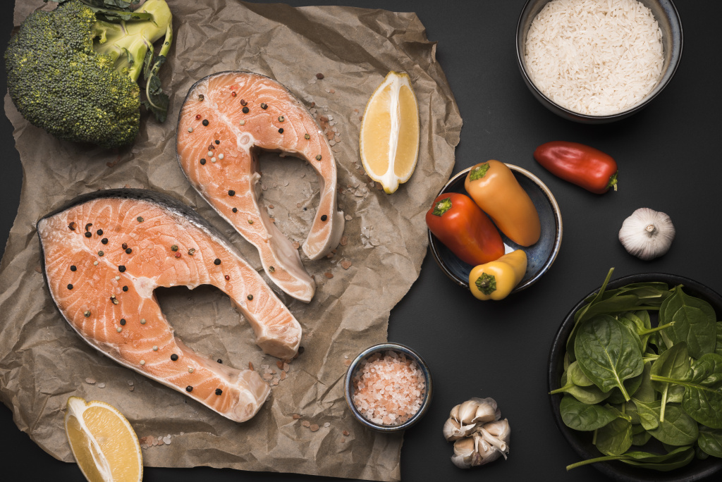 flat-lay-raw-salmon-steak-ingredients.jpg flat-lay-raw-salmon-steak-ingredients.jpg