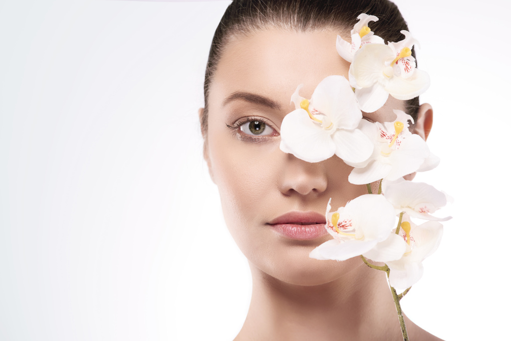 beauty-woman-with-pure-flower.jpg