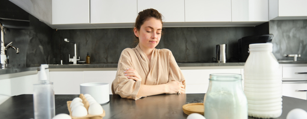 attractive-young-cheerful-girl-baking-kitchen-making-dough-holding-recipe-book-having-ideas.jpg attractive-young-cheerful-girl-baking-kitchen-making-dough-holding-recipe-book-having-ideas.jpg